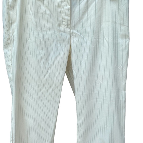 NWT capris size 8. - Picture 2 of 6